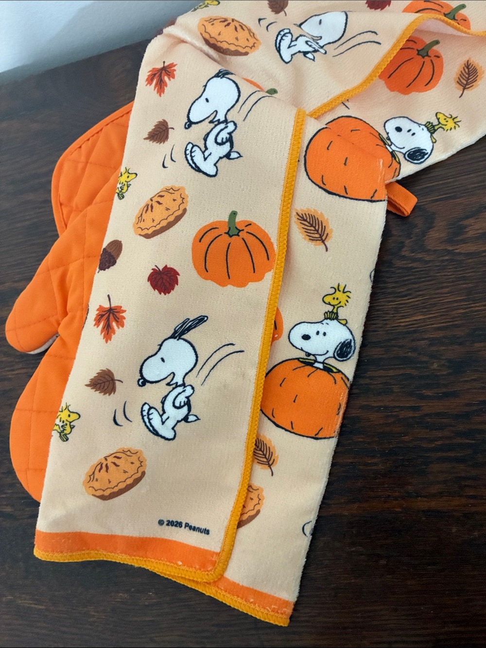 NWT- Peanuts- Snoopy- Fall Themed- 3pc- Oven Mitt, Pot Holder & Towel Set - Picture 9 of 16